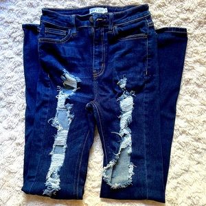 ✨CELLO SIZE 3 DARK DISTRESSED DENIM BELL BOTTOMED JEANS✨